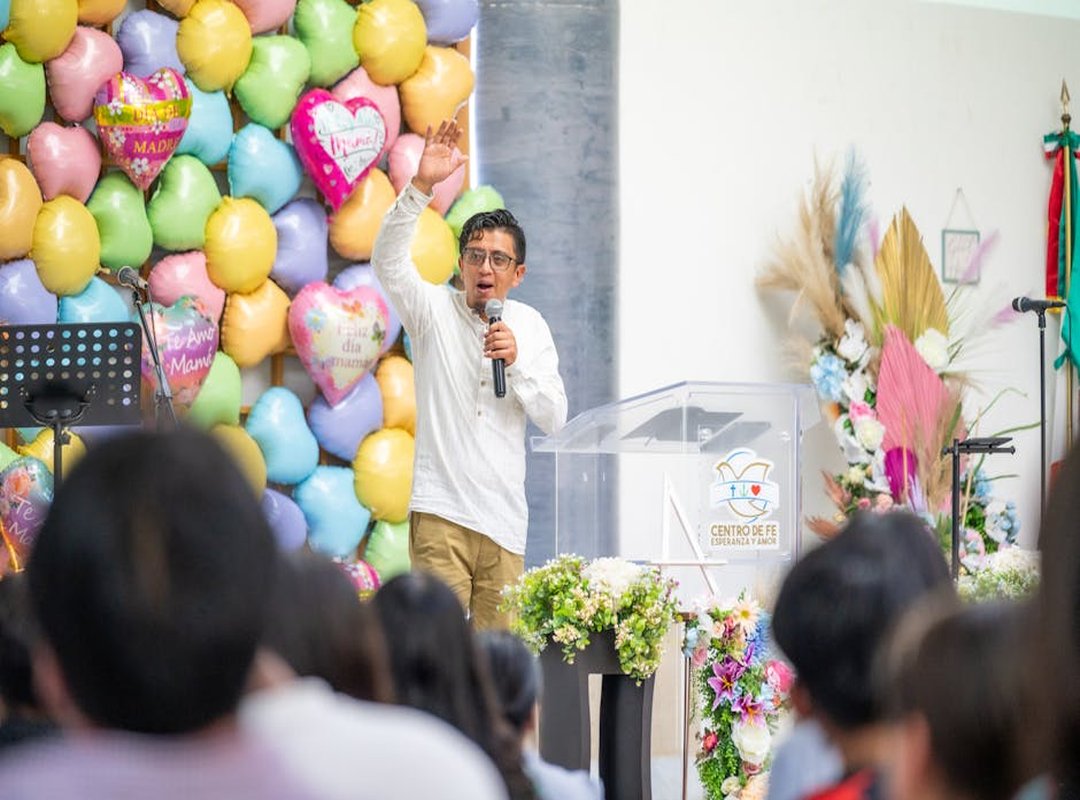 Guía de Ensamblaje: Cortar, Doblar y Pegar como un Experto